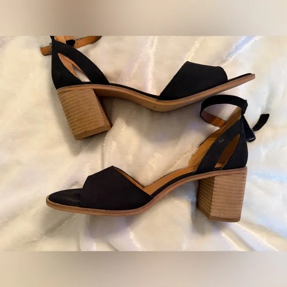 Lucky Brand Black and Brown Women's Sandals - Picture 8 of 13